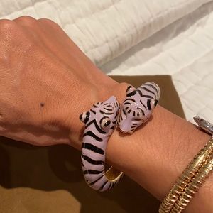 Tiger cuff